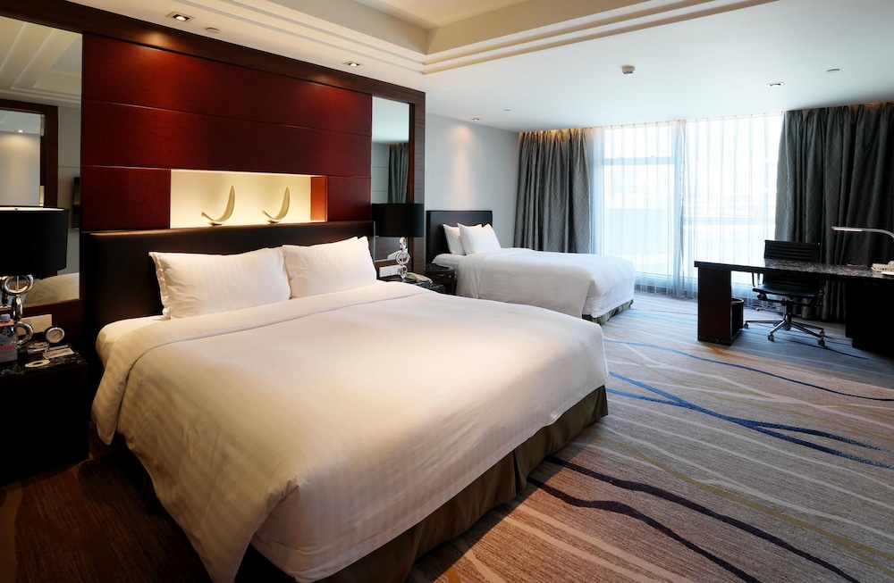 Swiss Grand Xiamen 10/50