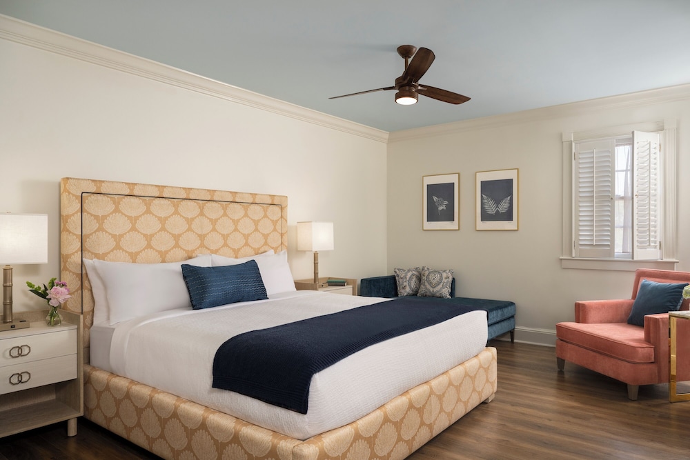 DELUXE, KING BED, EXTERIOR VIEW