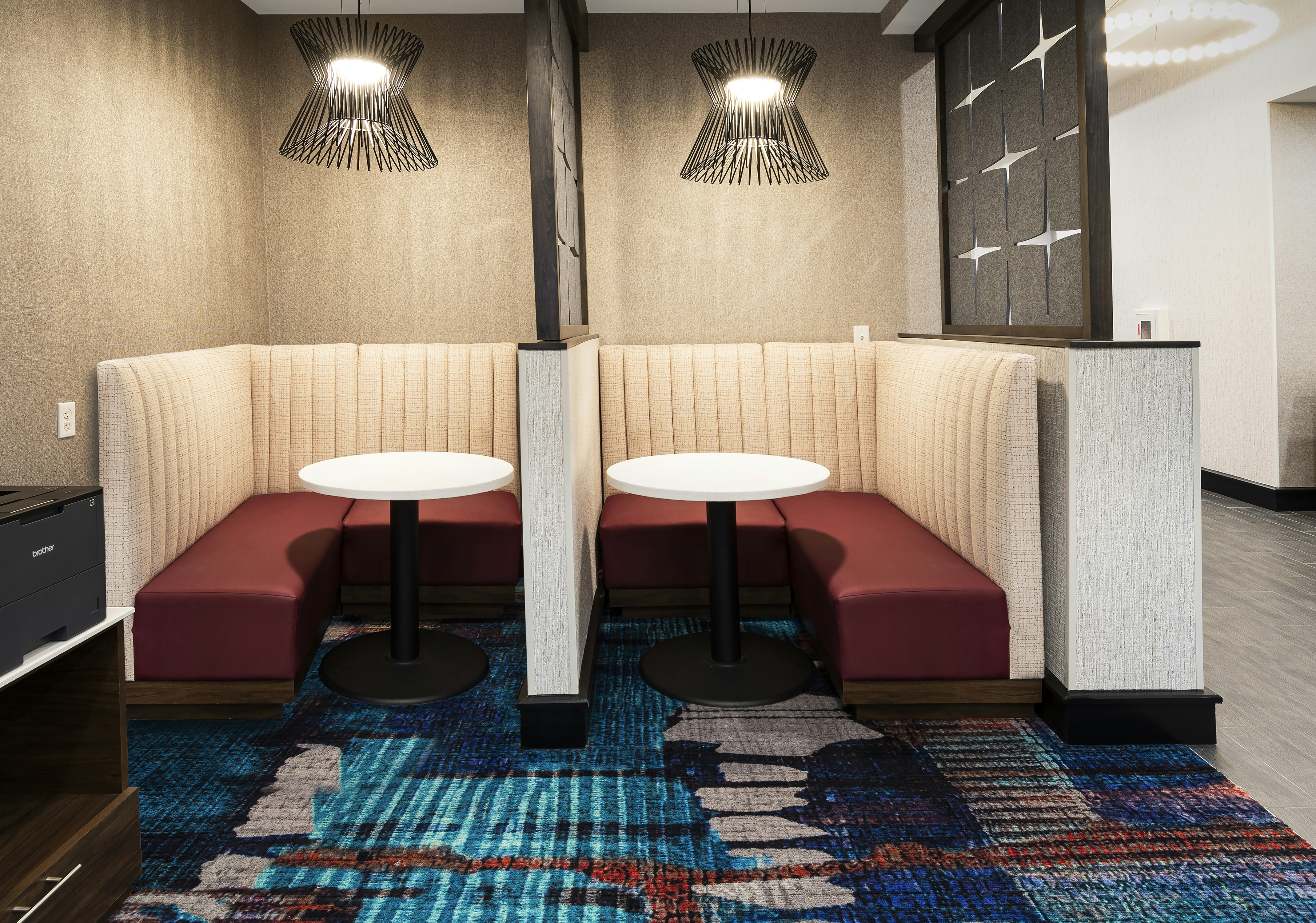 Hampton Inn and Suites Raleigh Downtown 38/75