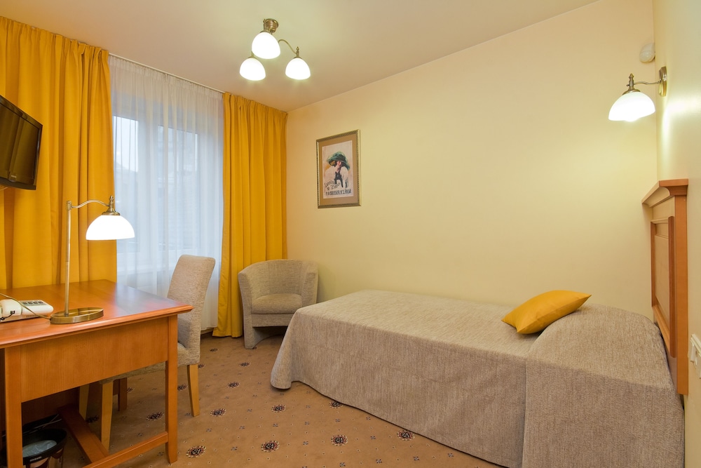 Radi Un Draugi Hotel 10/65