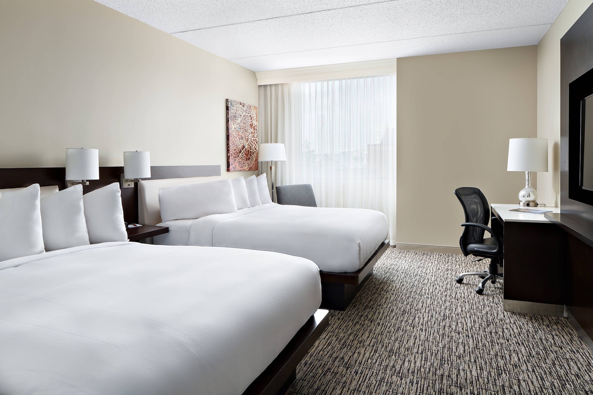 Club, 2 Queen Beds