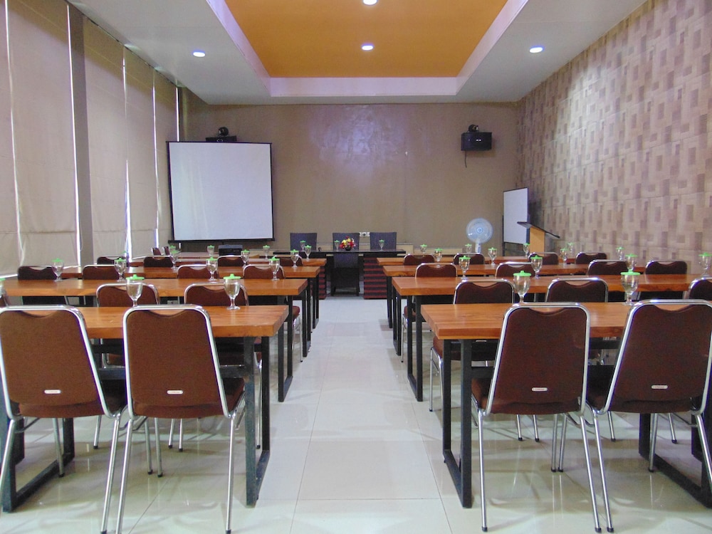 Savita Garden Inn 36/44