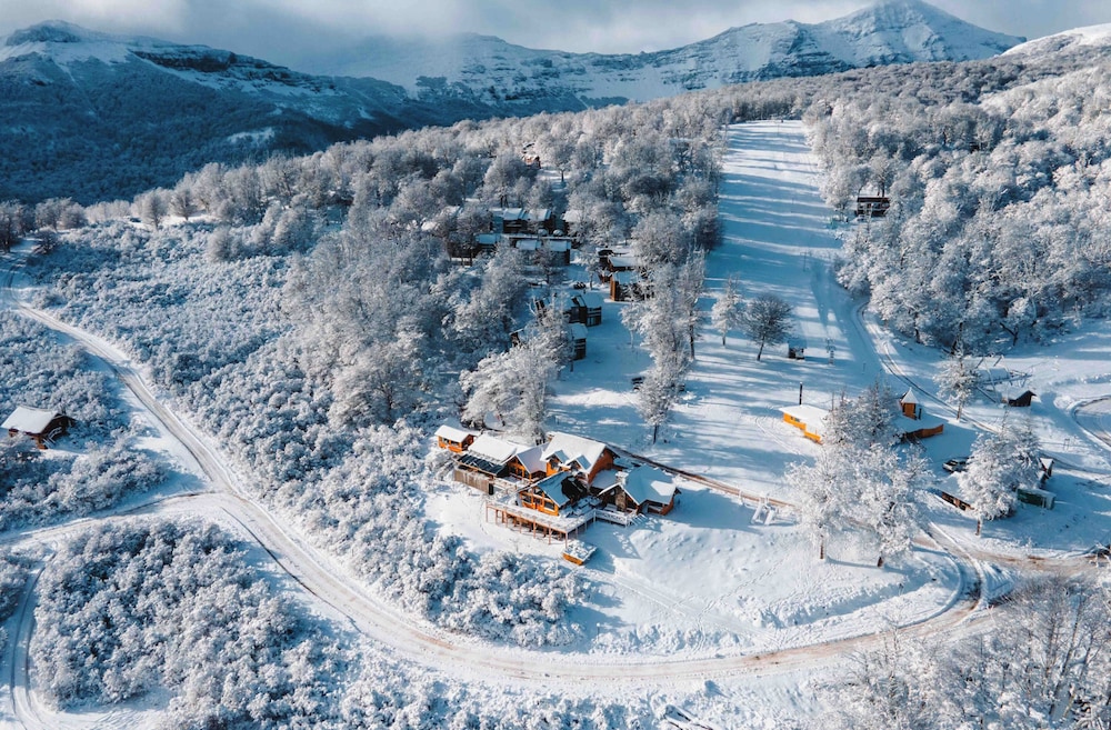 El Refugio Ski & Summer Lodge 45/49