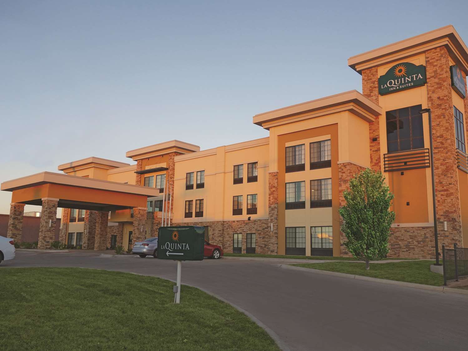 La Quinta Inn Suites By Wyndham Pampa 8/52