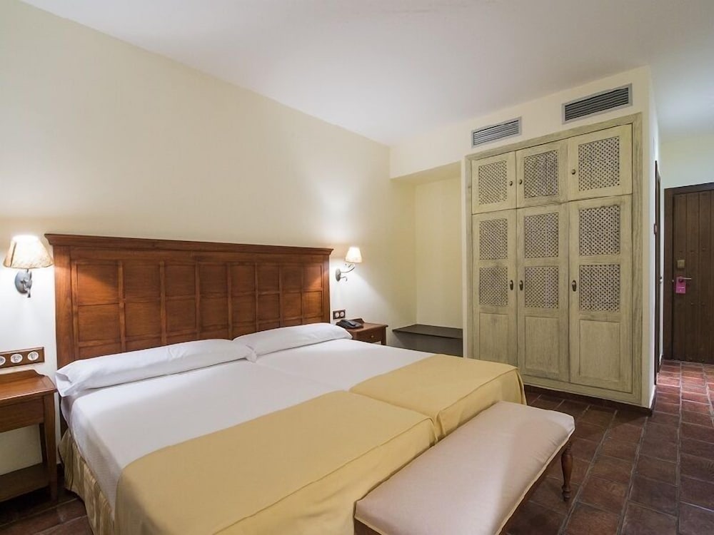Hotel Cortijo Santa Cruz 8/20