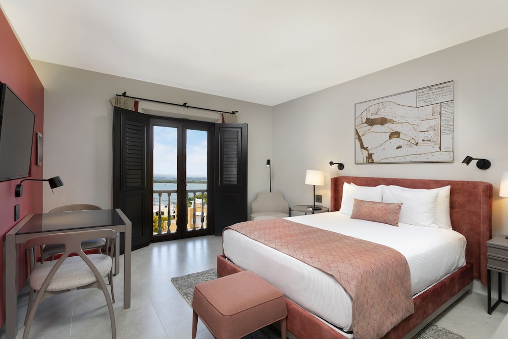 ROOM, QUEEN BED, WITH VIEW