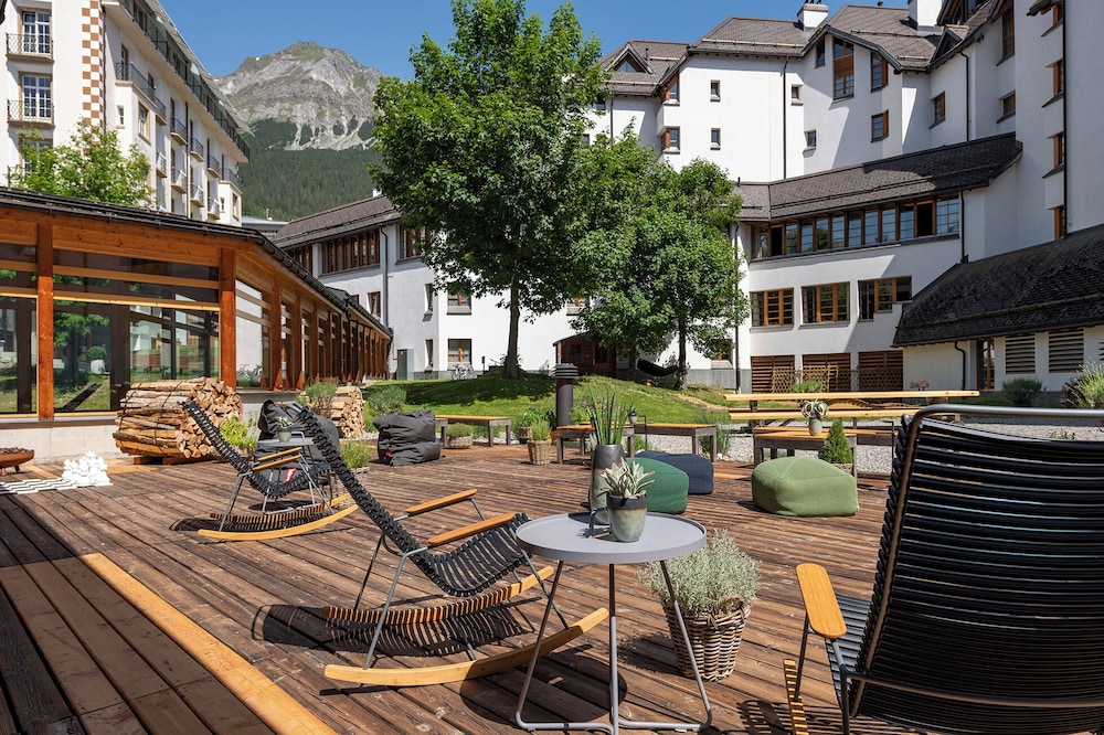 Hotel Schweizerhof Lenzerheide 36/41