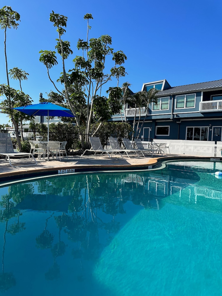 Fishermens Village Resort 5/48