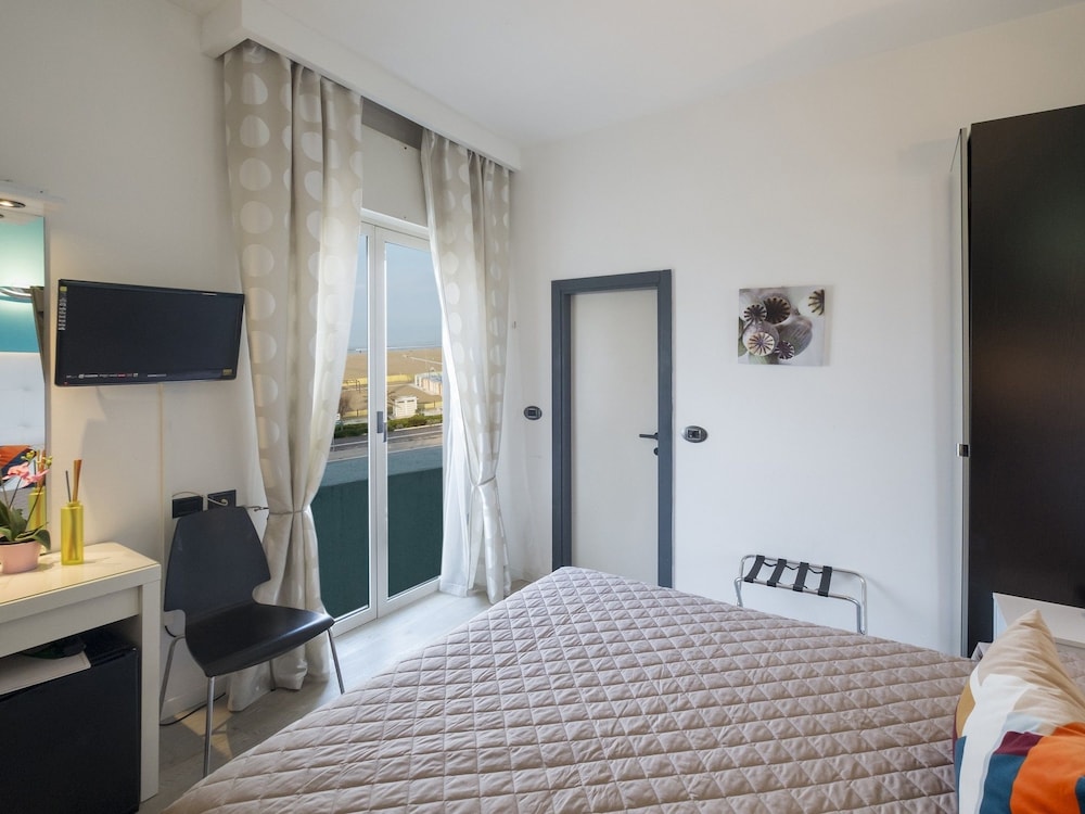 Hotel Levante Rimini 32/72