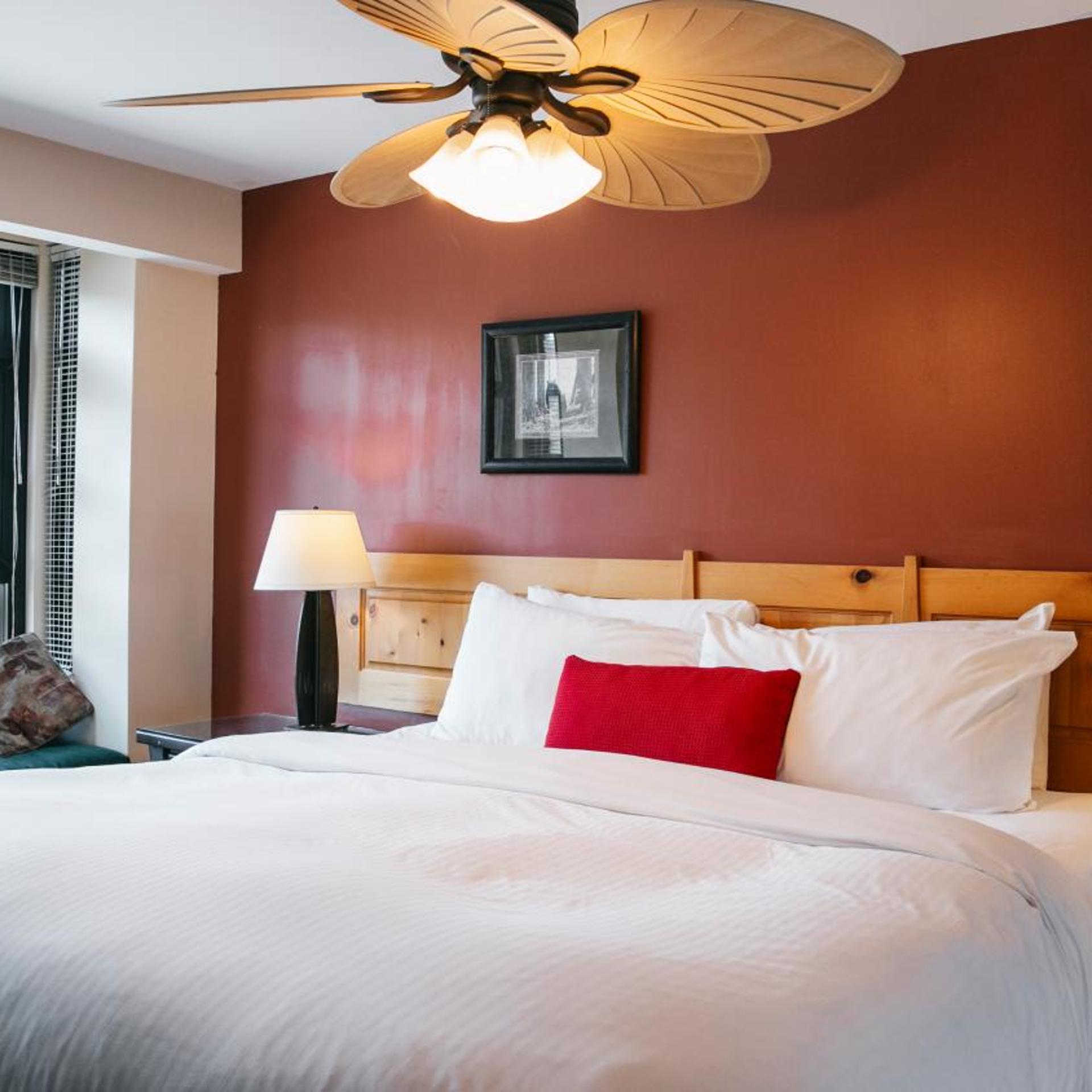2 Bedrooms, Gold, Suite