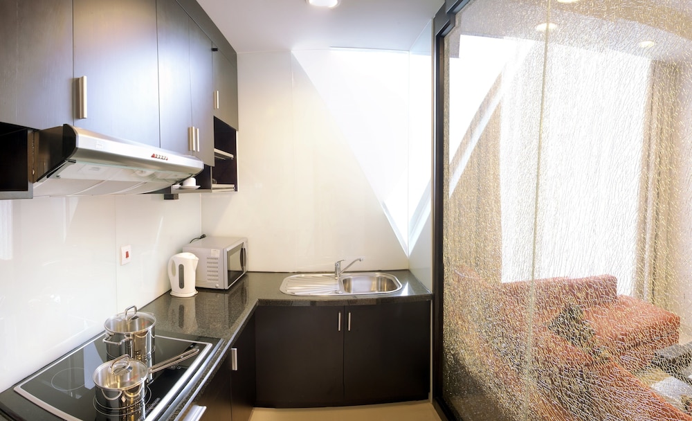 Mayfair Suites - Wmc Tower 12/70