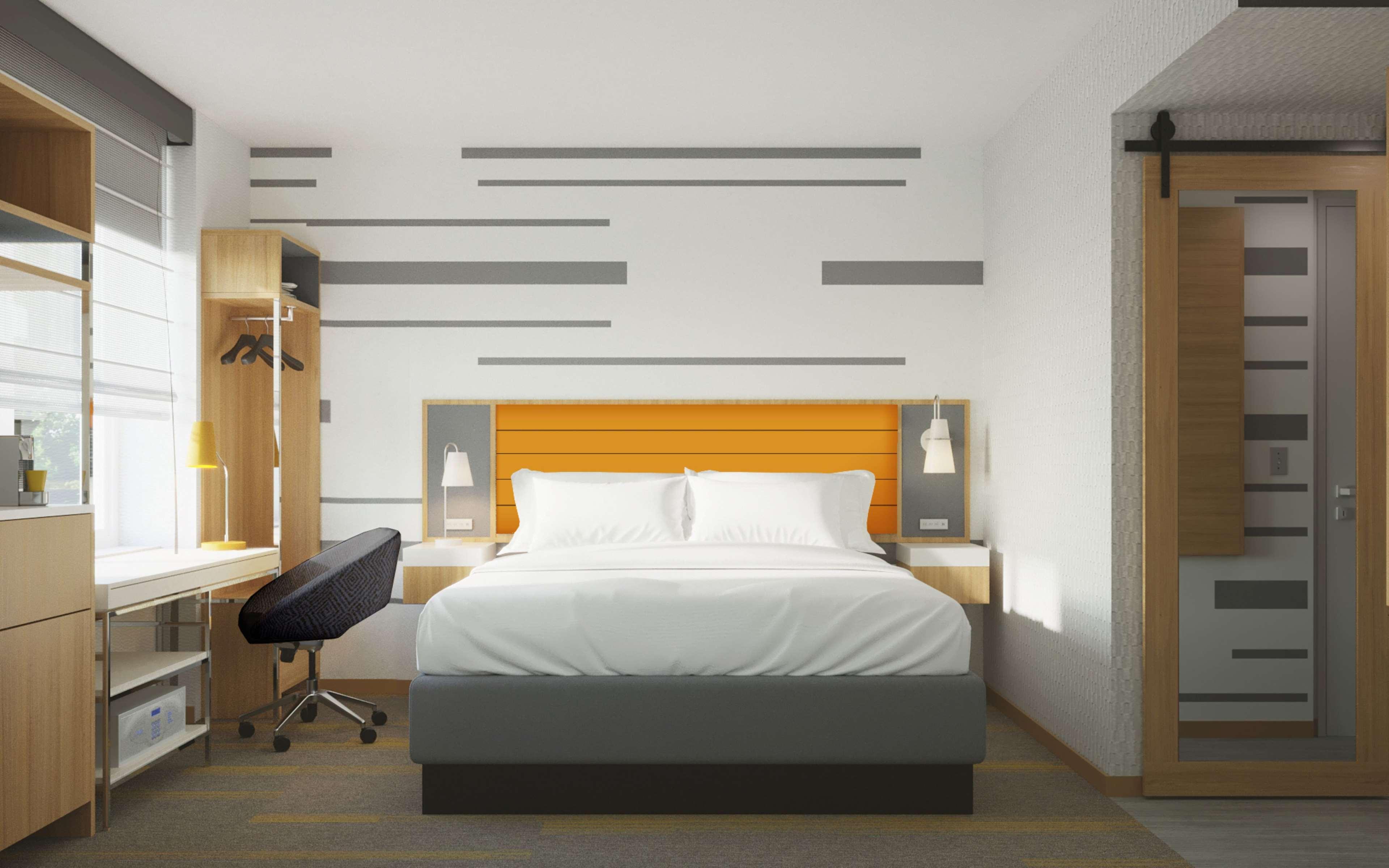 ROOM, QUEEN BED
