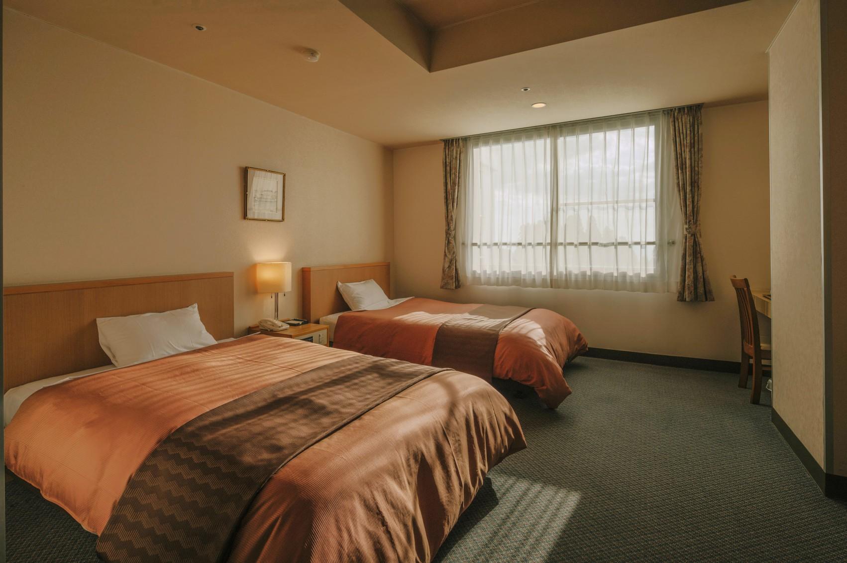 Standard, Twin Beds, West Wing