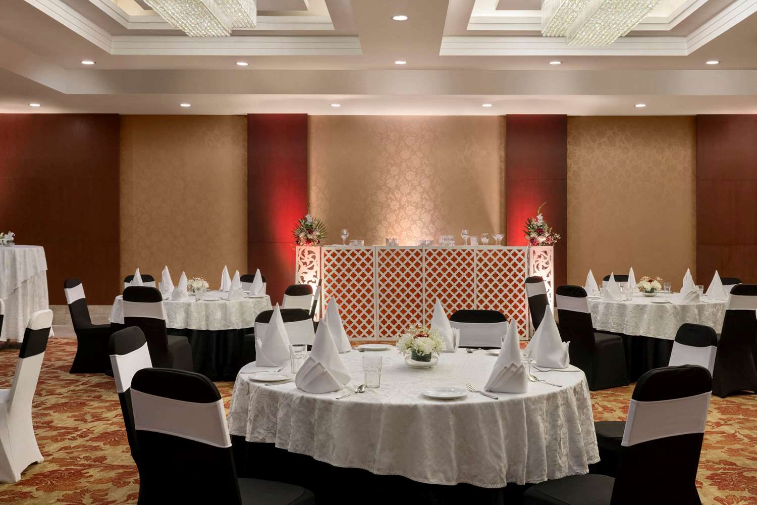Ramada By Wyndham New Delhi Pitampura 23/25
