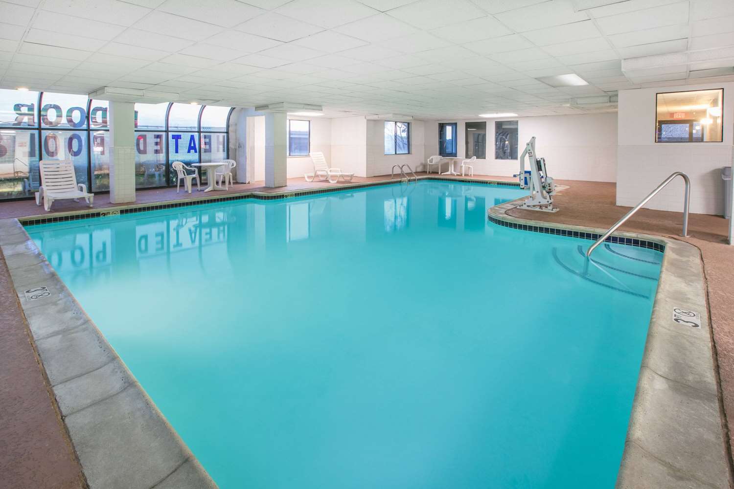 Super 8 by Wyndham Garland North Dallas Area 19/29