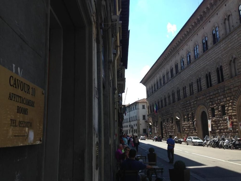 Cavour 10 23/32