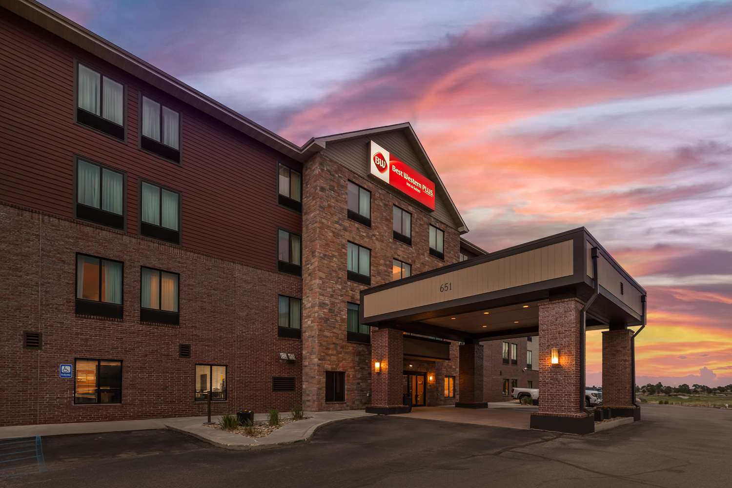 Best Western Plus Casper Inn & Suites 32/33