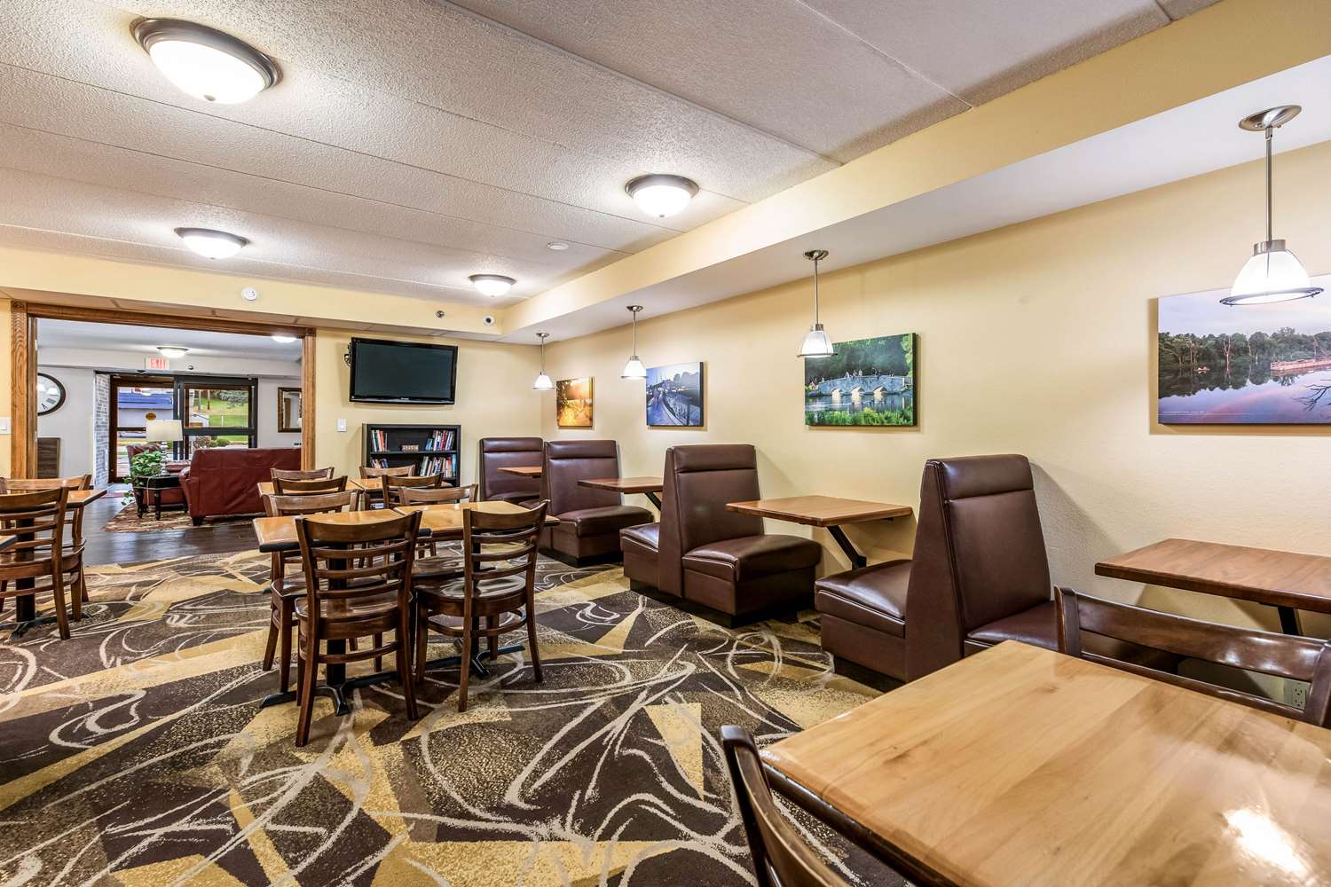 Econo Lodge Mayo Clinic Area 24/35
