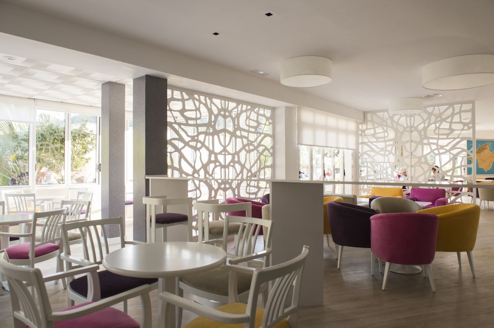 Venecia Hotel 56/64
