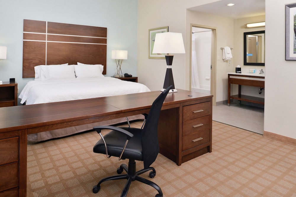 Hampton Inn & Suites Hutto Austin 45/48