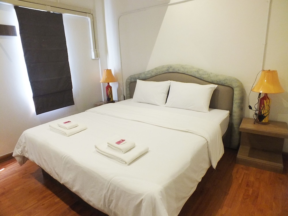 09 Hostel 9/49
