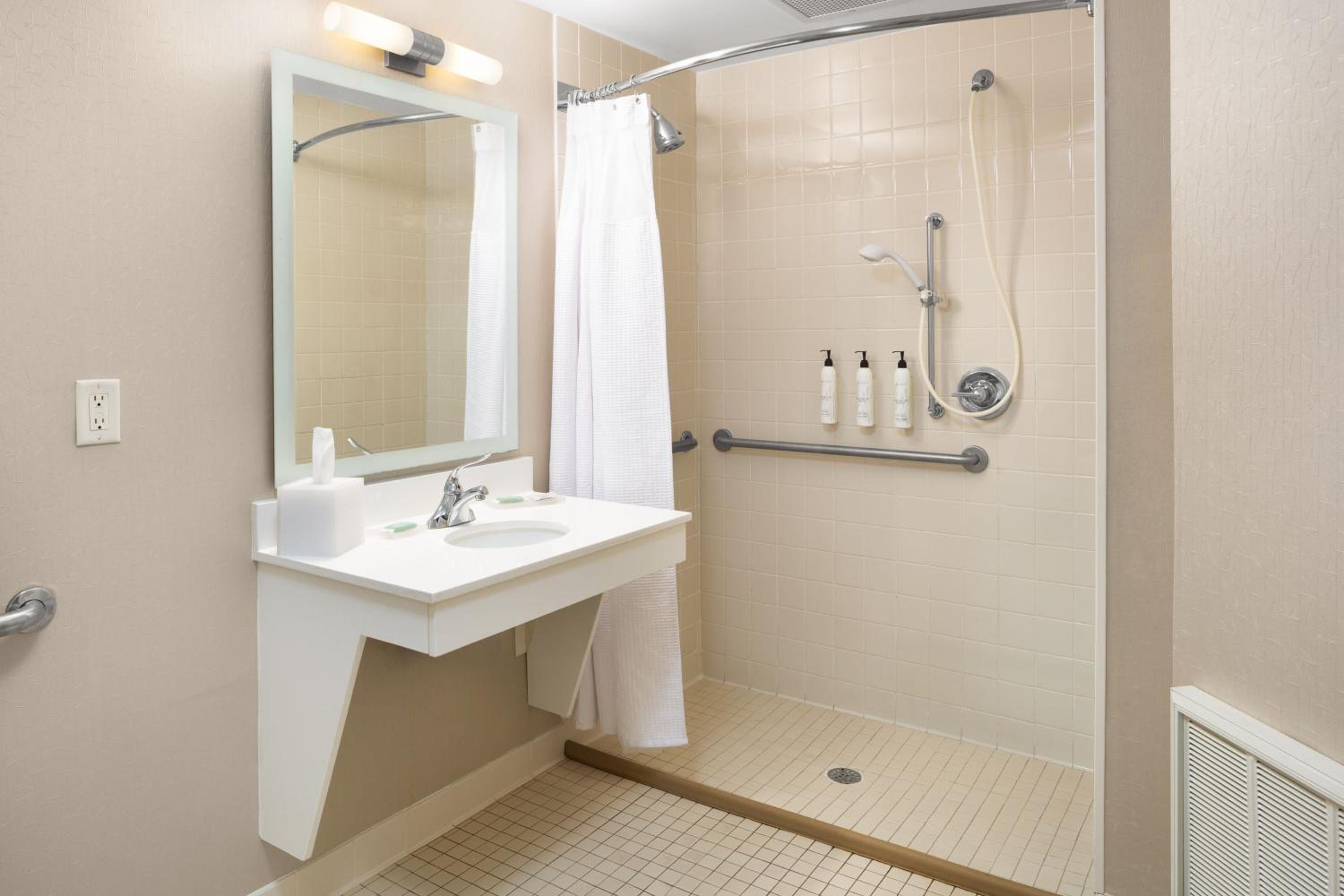 جناح مع أريكة، SpringHill Suites Milford 7/7