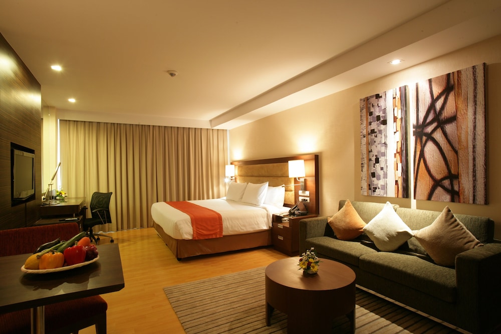 Novotel Living Bangkok Sukhumvit Legacy 47/77