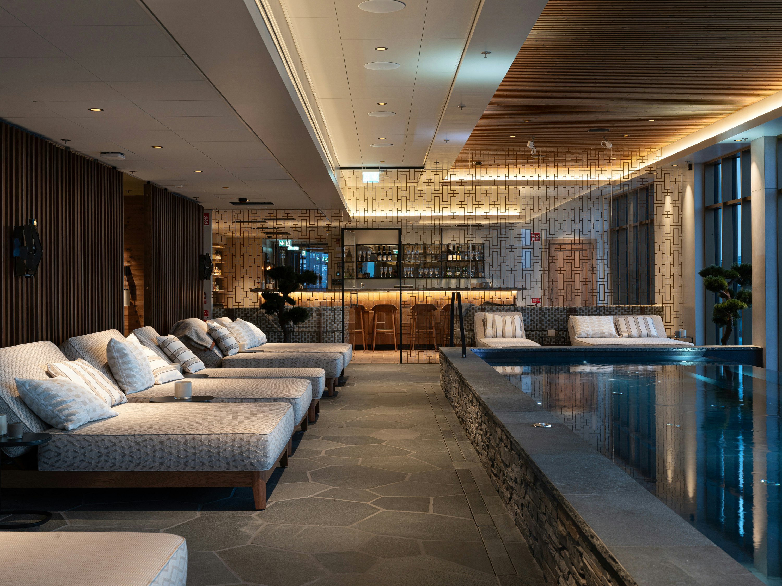 Elite Hotel Frost 11/40