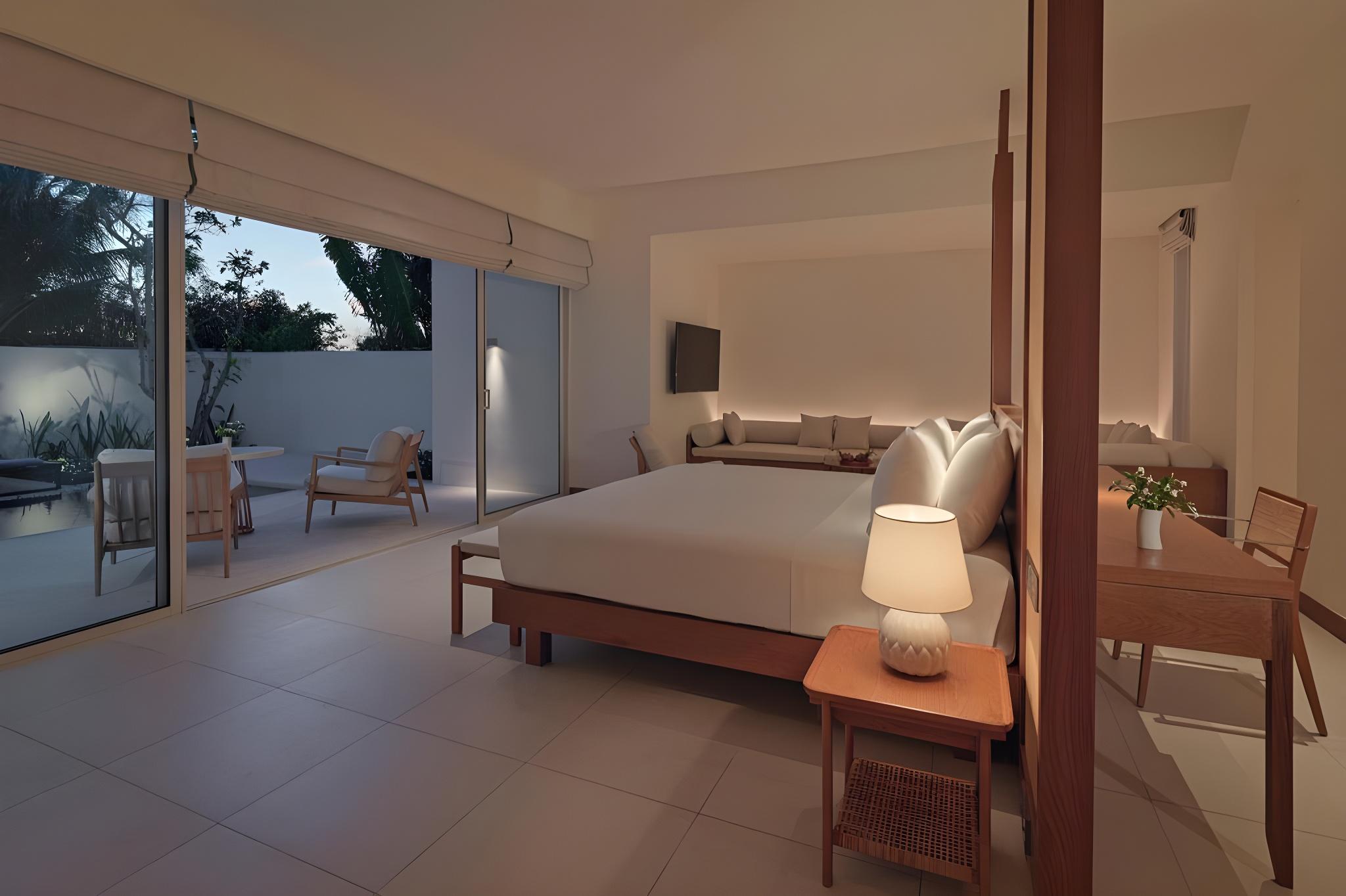 POOL, DELUXE, SUITE