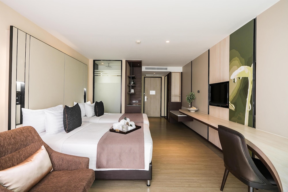SUPERIOR, TWIN BEDS, BALCONY