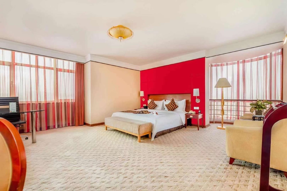 Days Hotel and Suites by Wyndham Jiaozuo 21/27