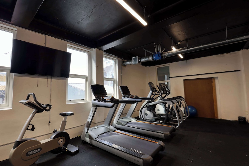 Ramada by Wyndham Hamilton City Center 28/50