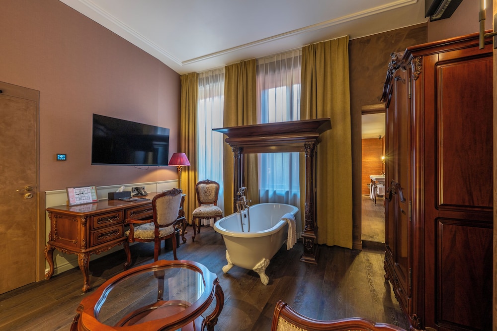 Best Western Residence Cour Saint Georges 49/56