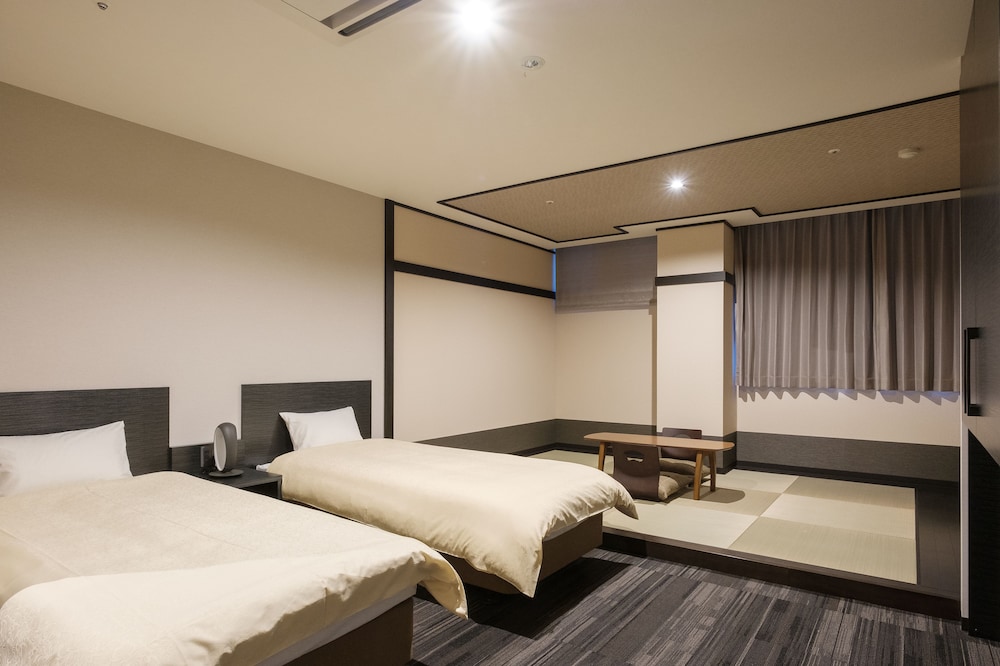 THE PREMIUM HOTEL IN RINKU 21/57