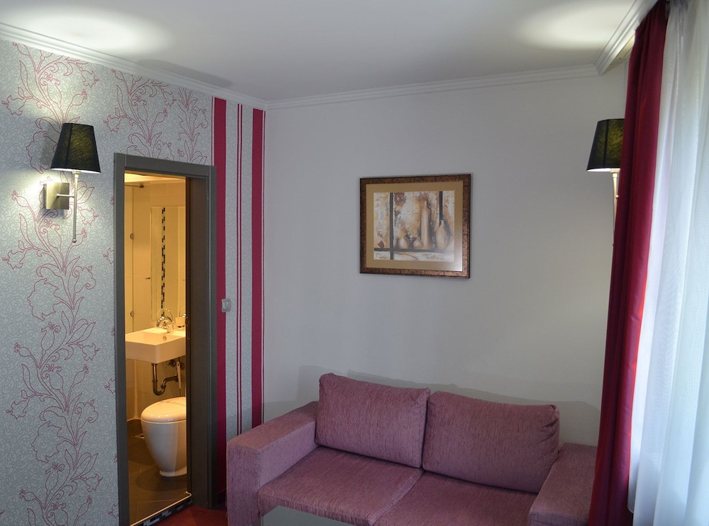 Business Hotel Elate Plaza 40/68