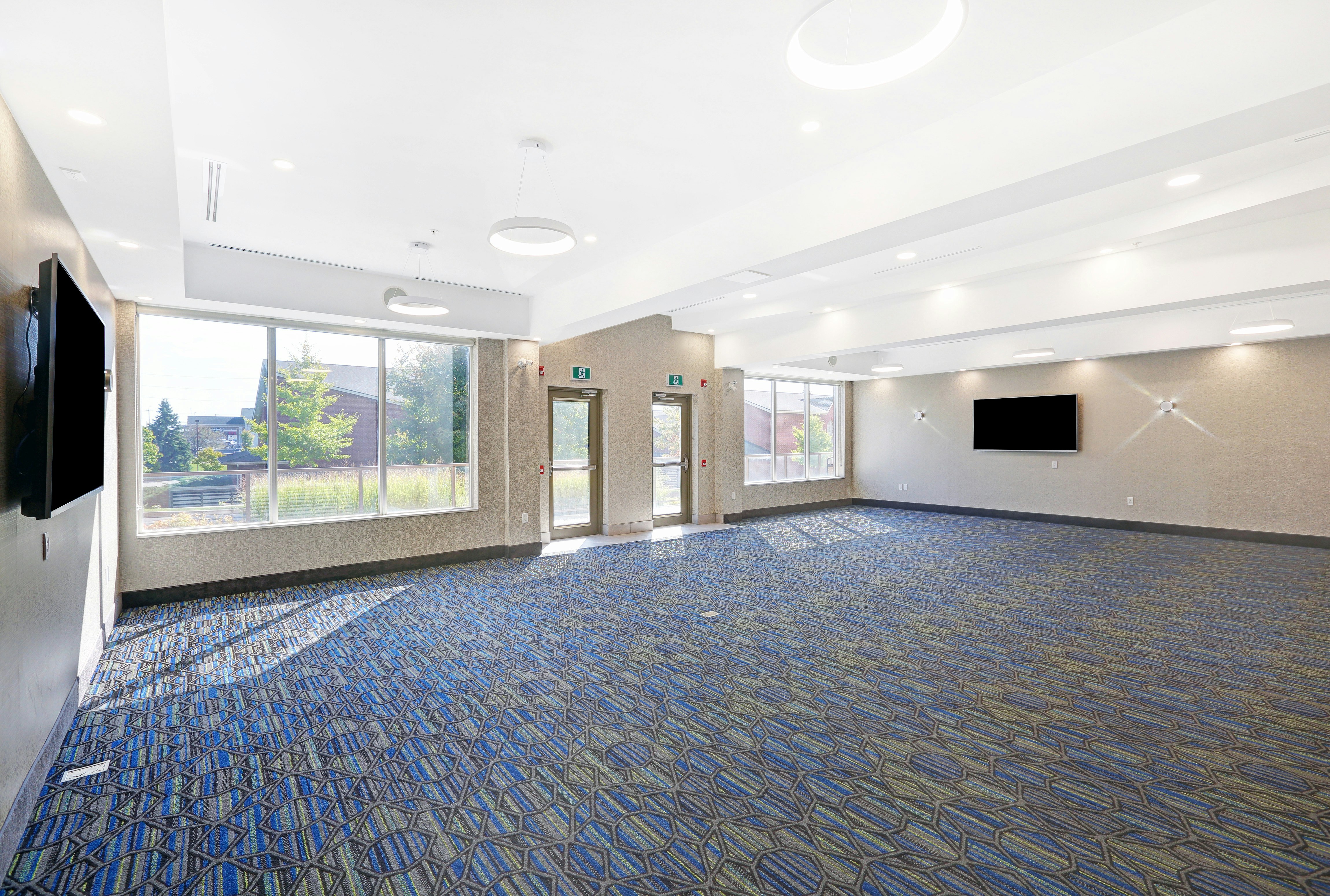 Holiday Inn Express Hotel Suites Woodstock South 67/67