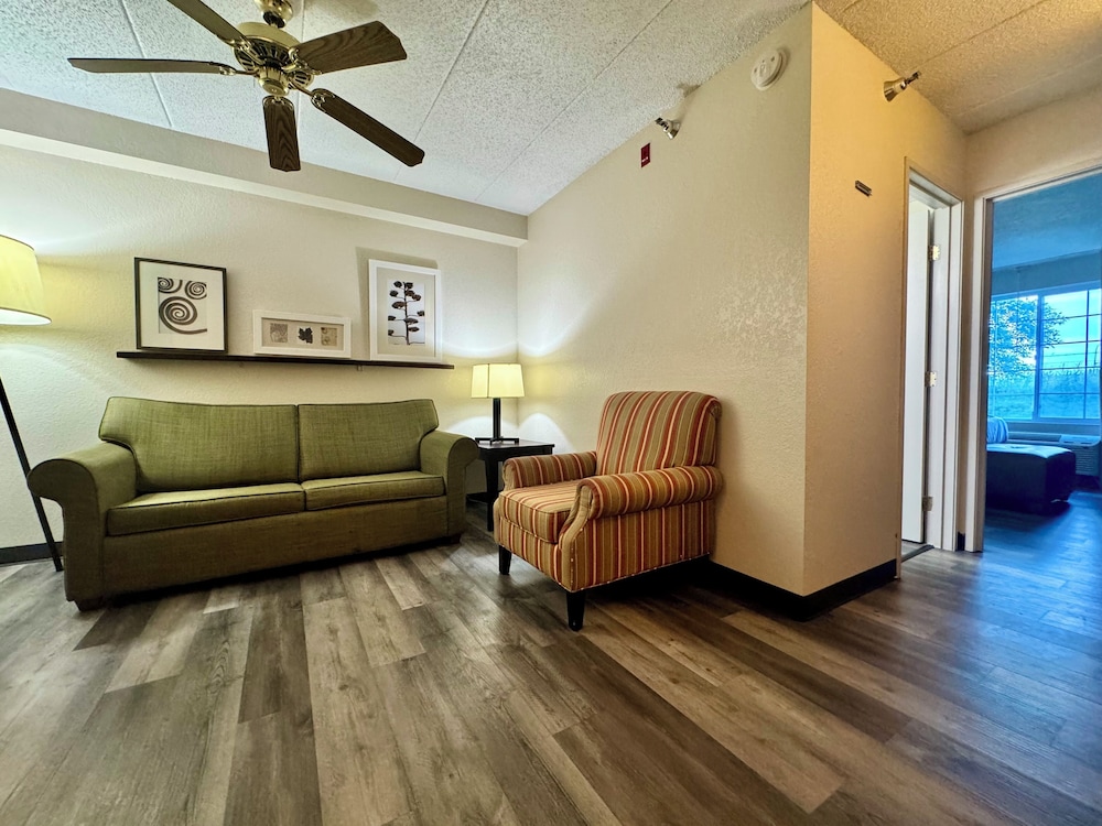 Quality Inn & Suites Alexandria MN 24/31