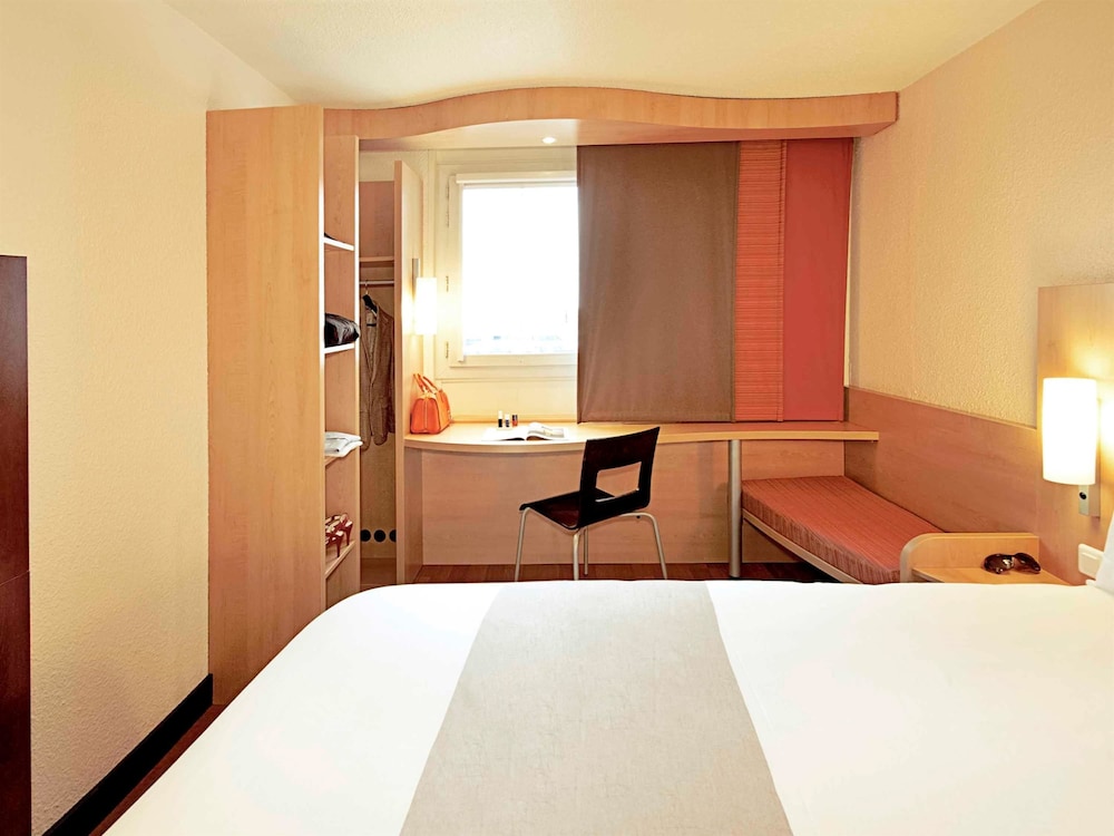 Ibis Poitiers Sud 15/67