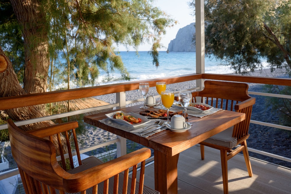 Alesahne Beach Hotel 56/74