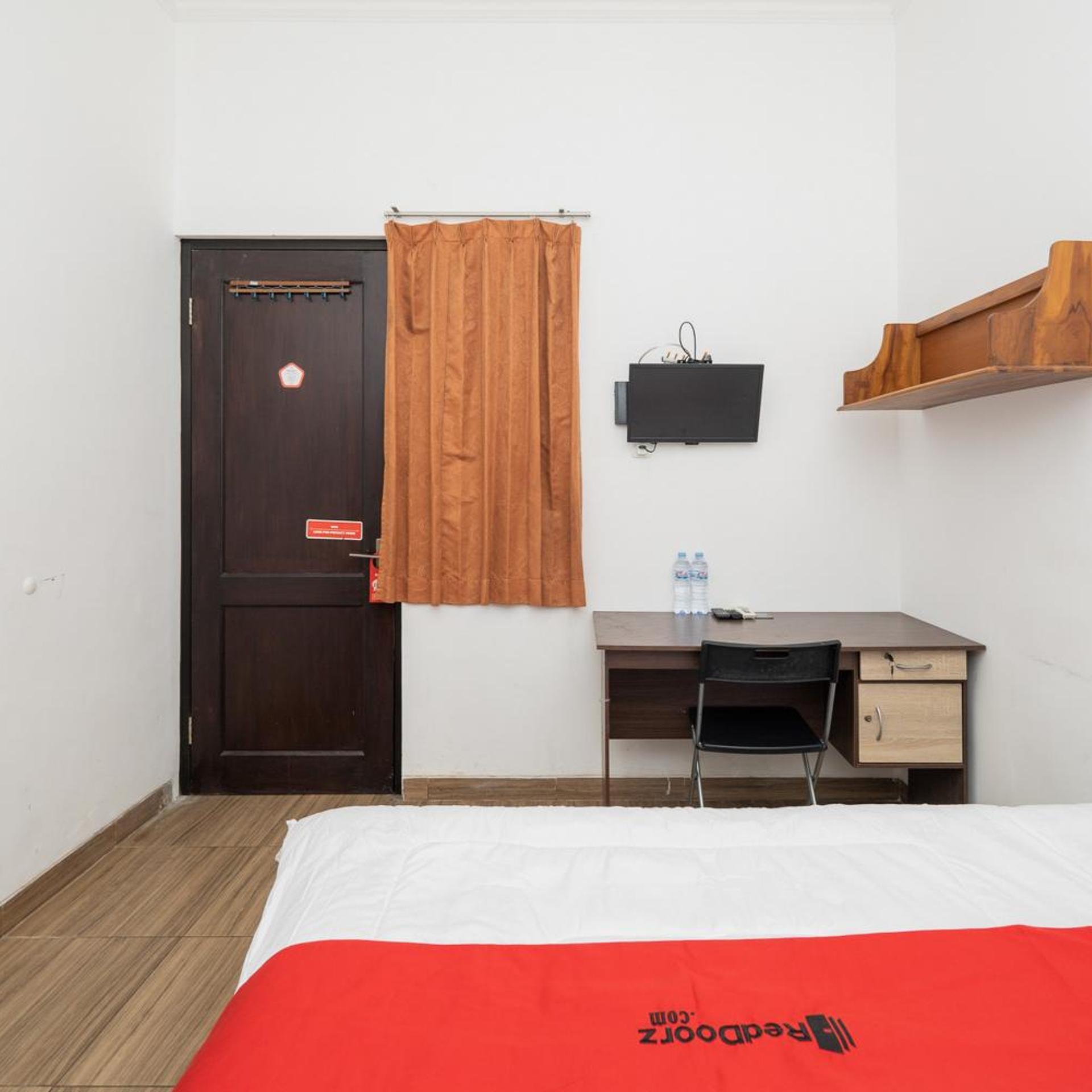 OYO Flagship 90524 Holistay Surabaya New 22/33