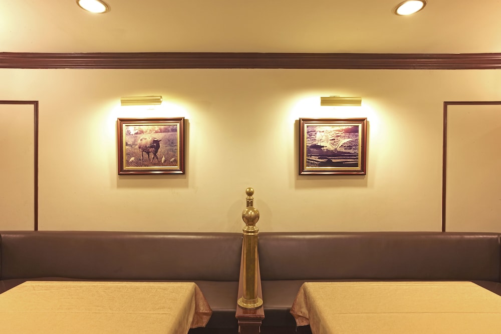 Emperor Hotel 42/50