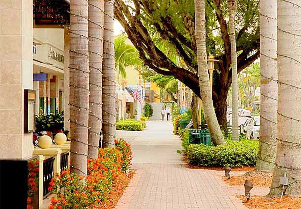 Courtyard By Marriott Naples 45/50