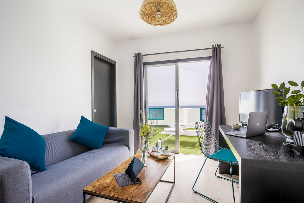 APARTAMENTOS ISLAMAR ARRECIFE 10/23