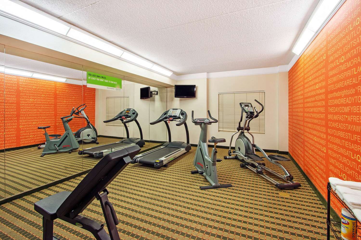 La Quinta Inn & Suites by Wyndham Albuquerque West 7/21