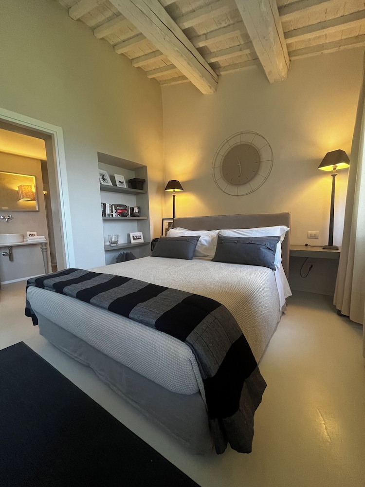 Villa, King Bed, Annex, Villa Sassolini, The Originals Collection 2/5