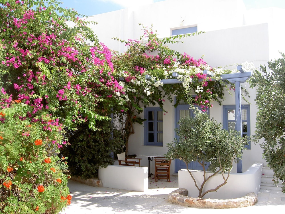 Meltemi Luxury Suites 13/18