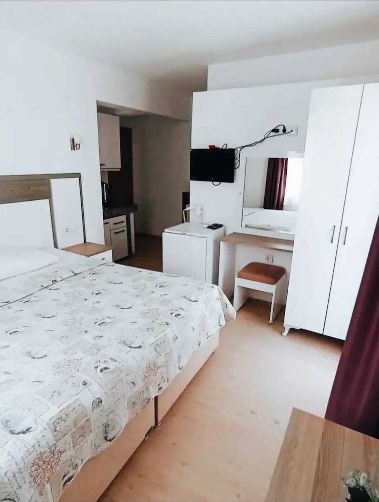 Parla Apart Otel 12/48