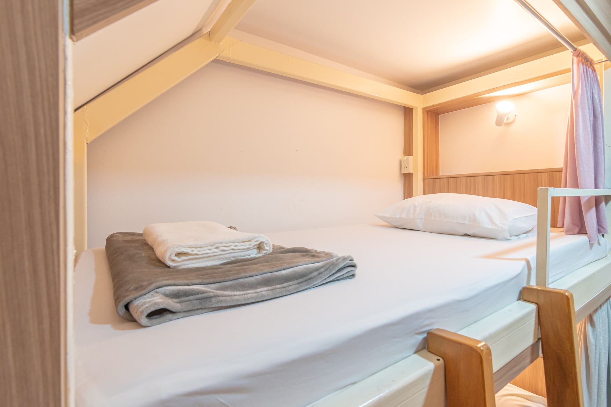 FEMALE DORM, 4 BEDS