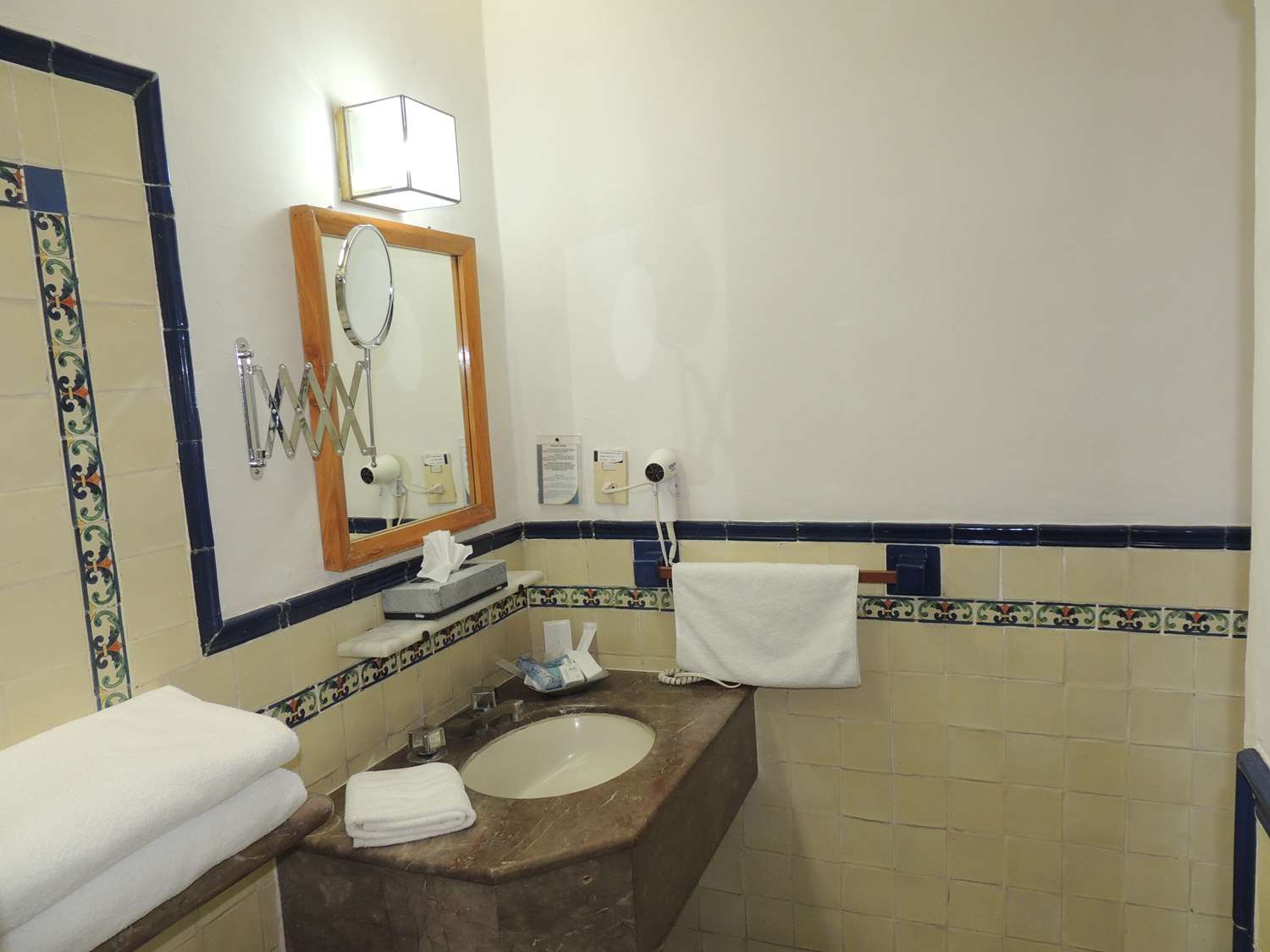 HOTEL CONCIERGE PLAZA COLIMA 29/32