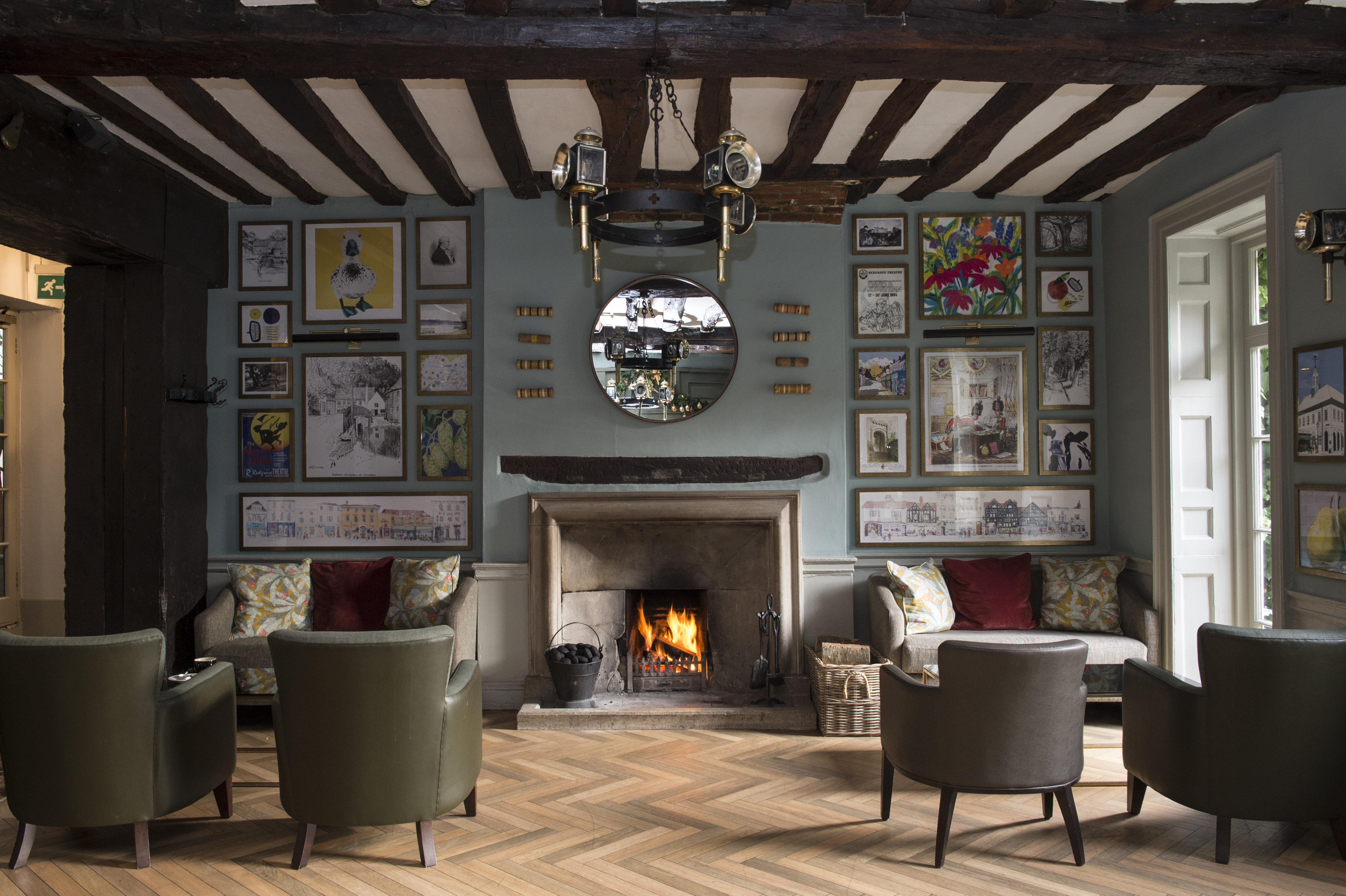 Bush Hotel Farnham 32/50